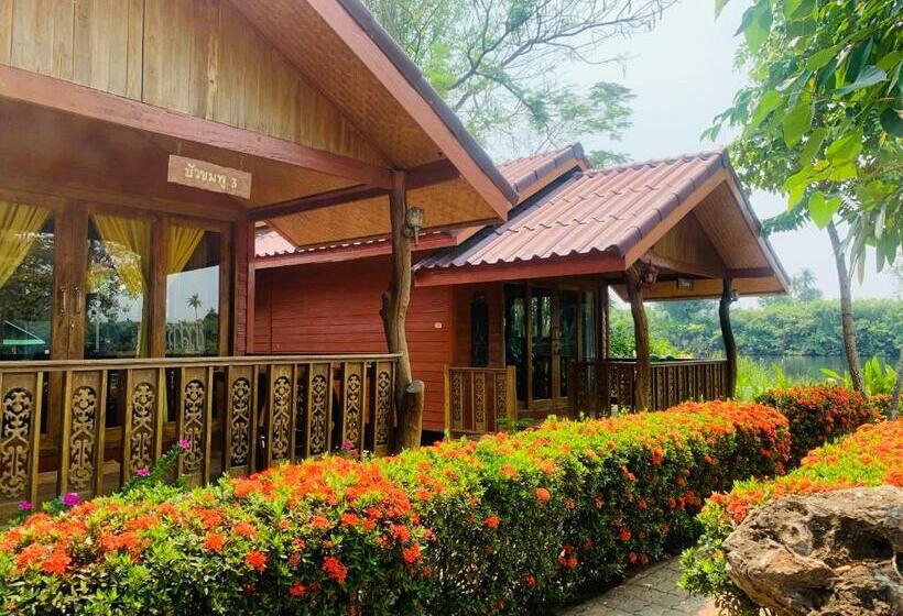 بنجلو قياسى, Buasawan Resort & Restaurant