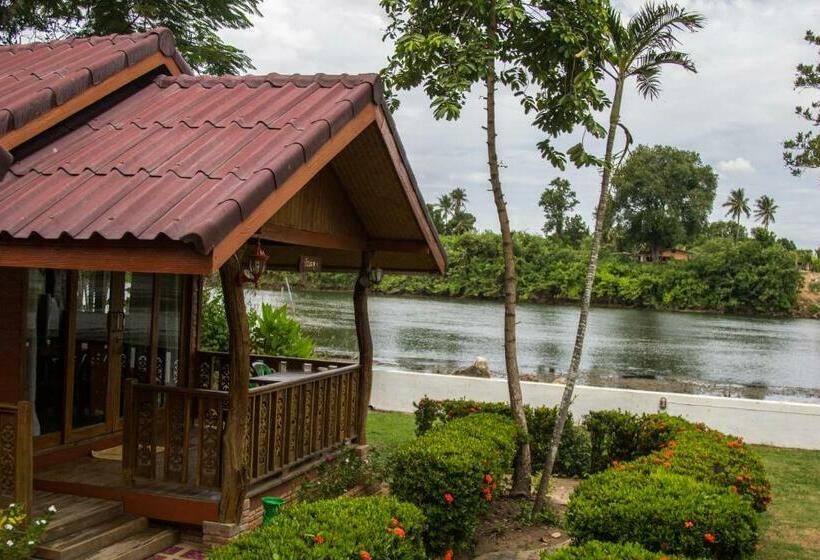 بنجلو قياسى, Buasawan Resort & Restaurant