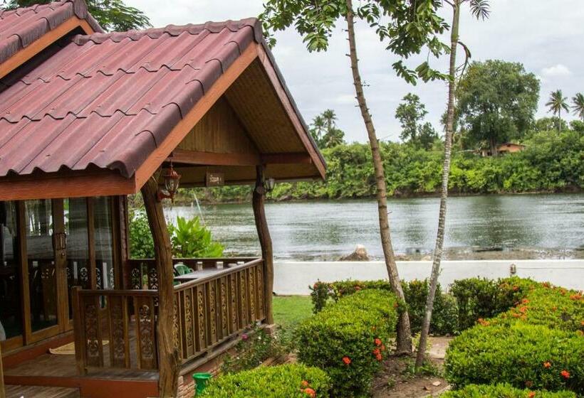 بنجلو قياسى, Buasawan Resort & Restaurant