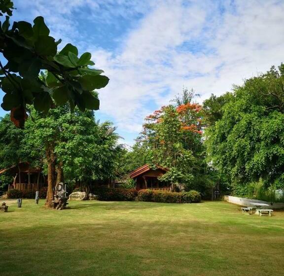 بنجلو قياسى, Buasawan Resort & Restaurant