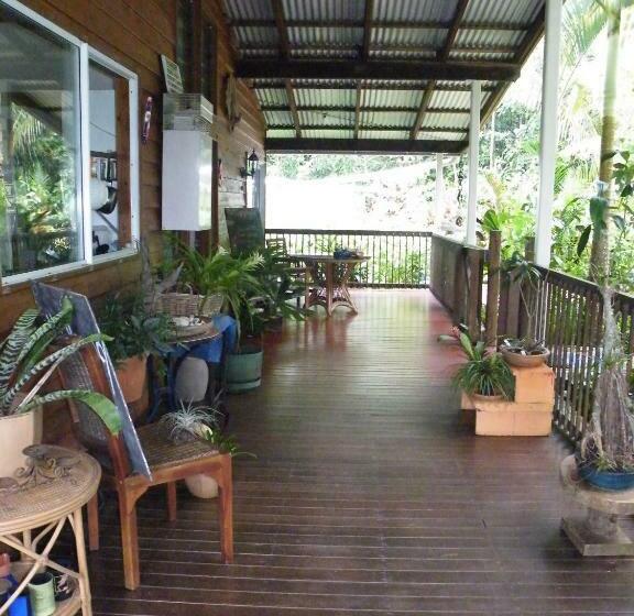 Номер Стандарт с Балконом, Epiphyte B & B