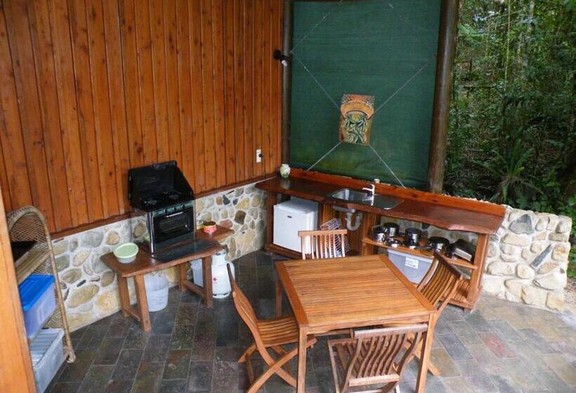 Хижина, Epiphyte B & B