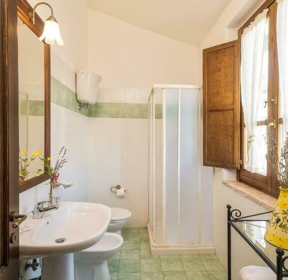 דירת שני חדרים, Castello Di Pupaggi