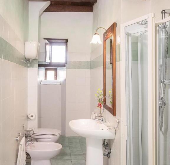 דירת שני חדרים, Castello Di Pupaggi