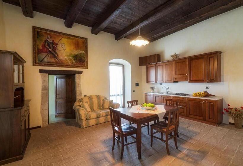 סוויטת ג'וניור נוף לגינה, Castello Di Pupaggi