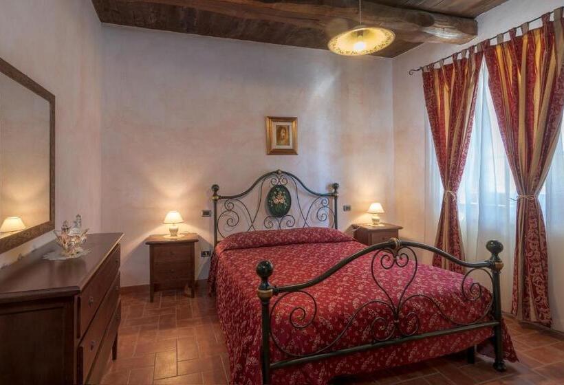 סוויטת ג'וניור נוף לגינה, Castello Di Pupaggi