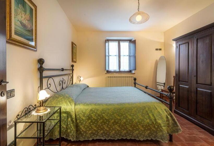 דירת שלושה חדרים, Castello Di Pupaggi