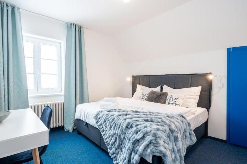 غرفة قياسية حمام مشترك, Prazska Bouda