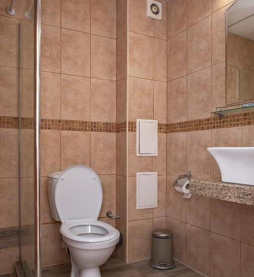 스탠다드 룸, Toro Negro