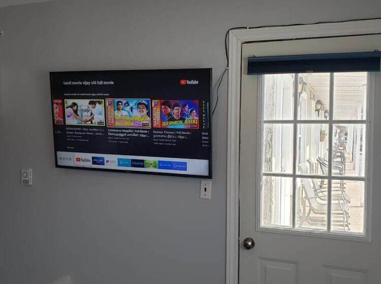 إستوديو قياسى, Lakeview Motel & Cottage