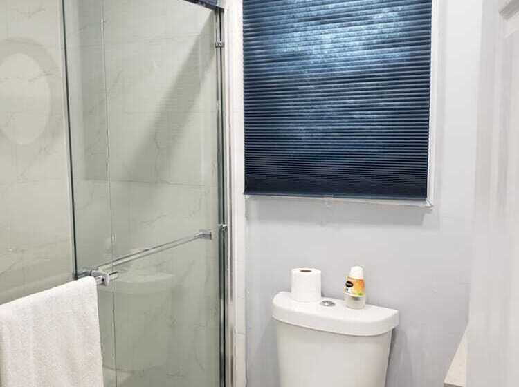 إستوديو قياسى, Lakeview Motel & Cottage