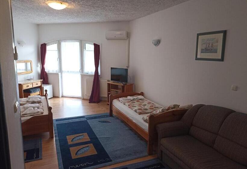 스탠다드 트리플 룸, Muschel Panzió