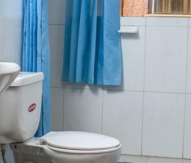 اتاق خانوادگی, Hostal Salas