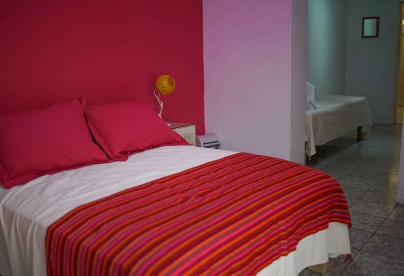Standard Triple Room, Hostal Tlaquepaque