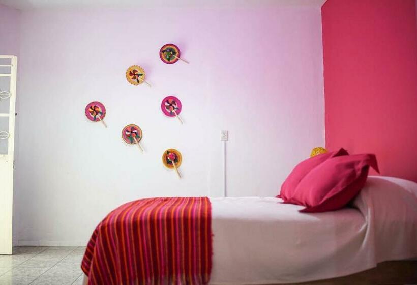 חדר סטנדרט לשלושה, Hostal Tlaquepaque