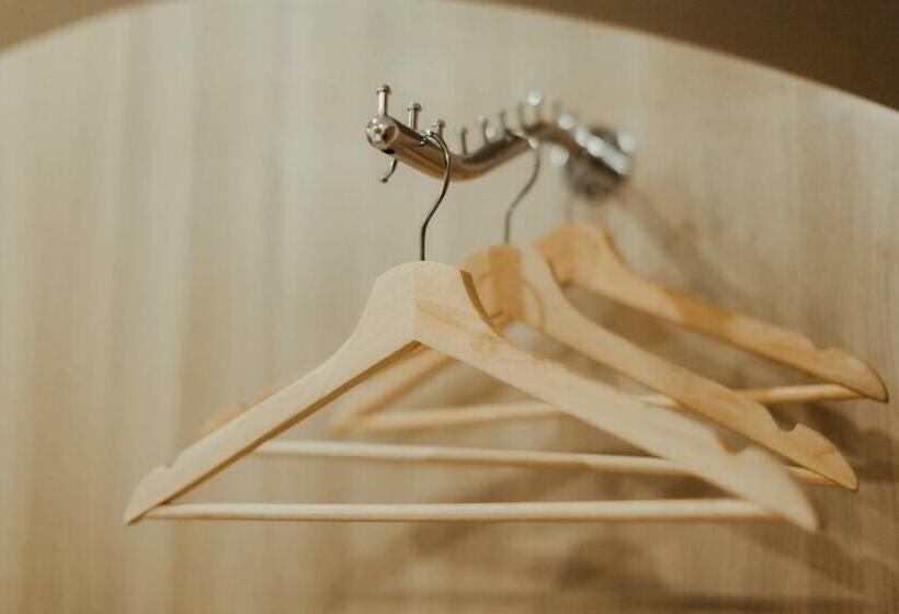 اتاق سوپریور, Panfila