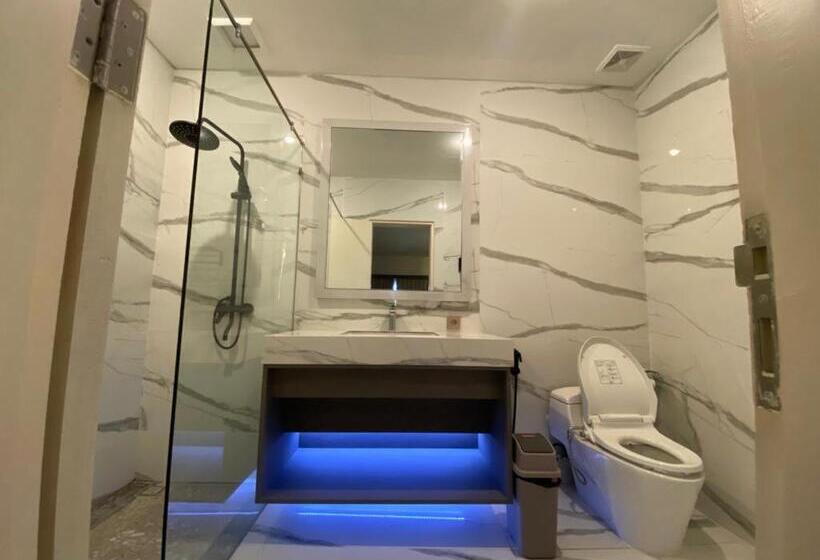 اتاق خانواده اجرایی, Panfila