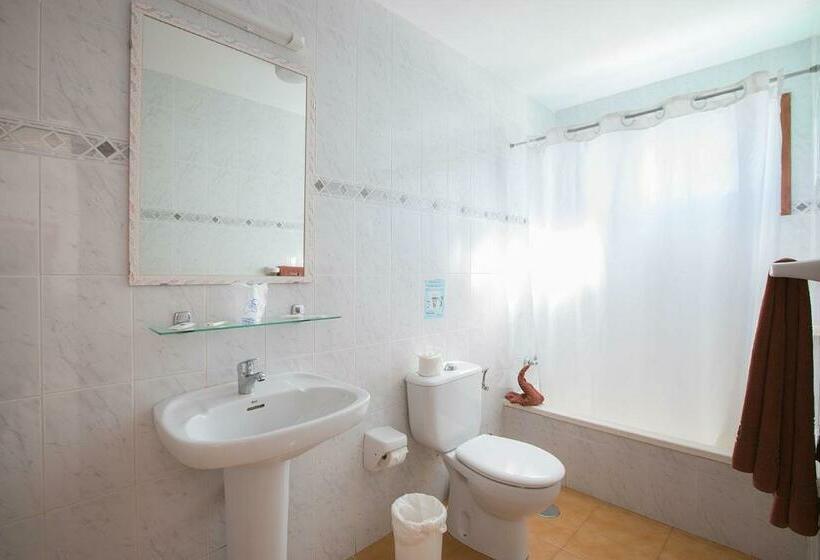 شقة غرفة واحدة, Apartamentos Celeste