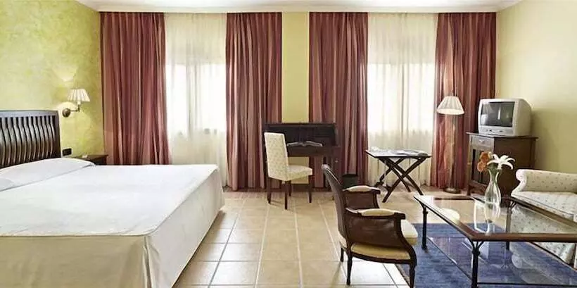 Standard Triple Room, Hospedium Hotel Doña Mafalda De Castilla