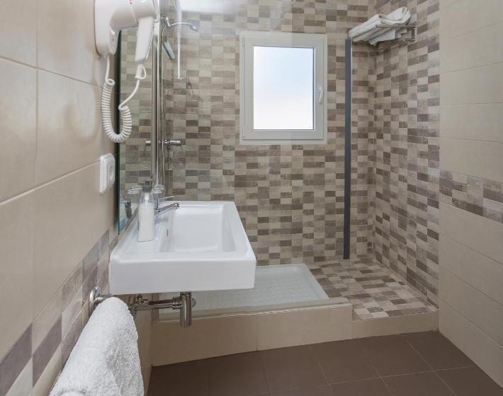 Номер Стандарт, Hostal Cervantes