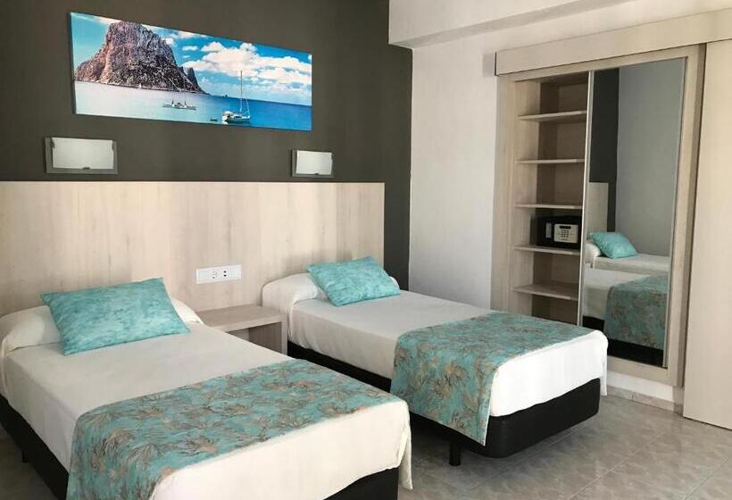 חדר סטנדרט עם מרפסת, Hostal Cervantes