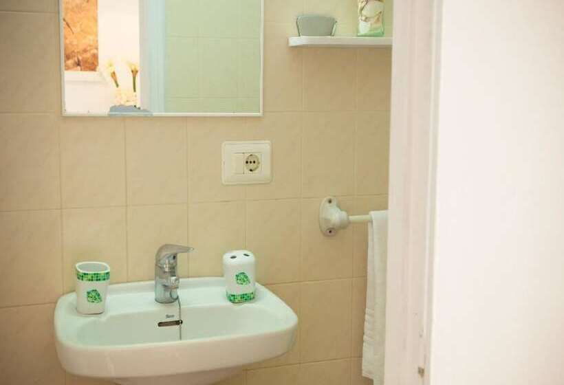 标准间带露台, Hostal Sunset Ibiza