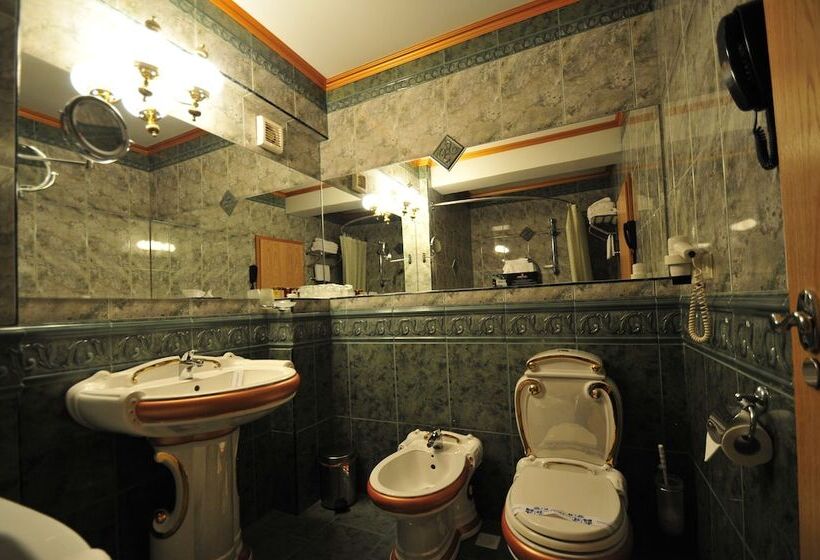 Люкс, Ambassador