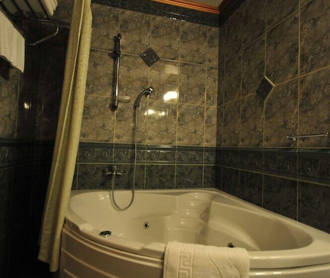 Люкс, Ambassador