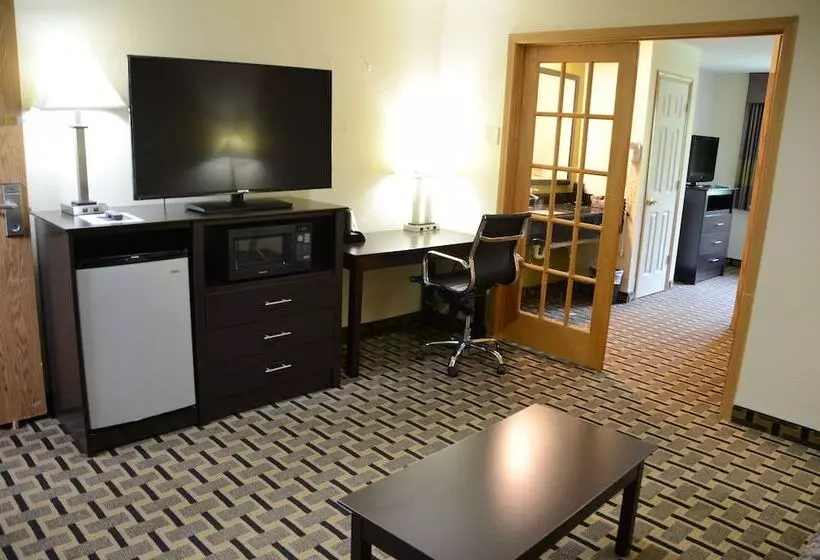 Sviitti, Americinn By Wyndham West Burlington