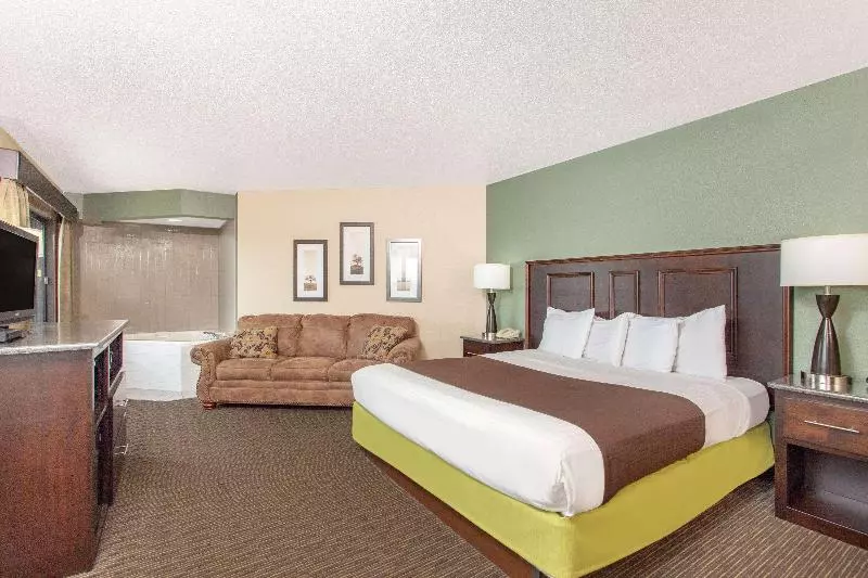 Deluxe-sviitti, Americinn By Wyndham West Salem