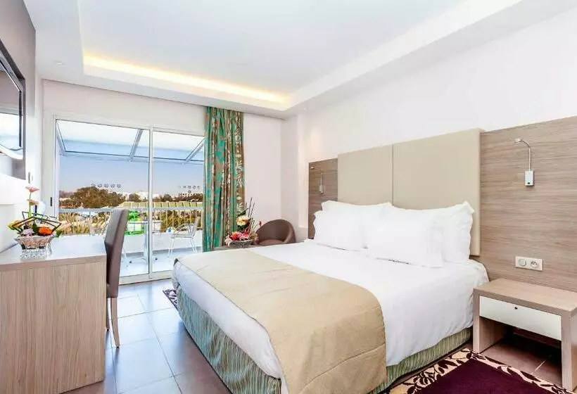 اتاق استاندارد با چشم‌انداز باغ, Amadil Ocean Club