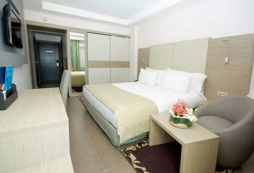 اتاق استاندارد با چشم‌انداز باغ, Amadil Ocean Club
