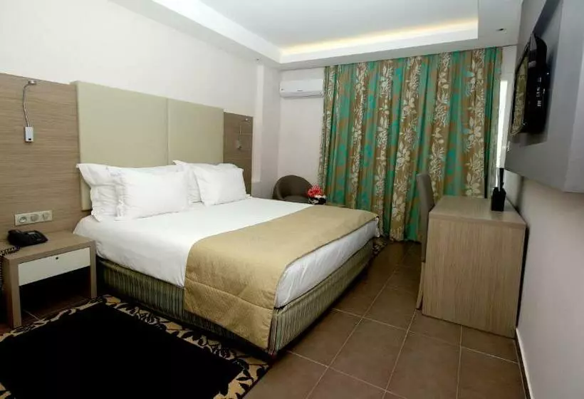اتاق استاندارد با چشم‌انداز دریا, Amadil Ocean Club