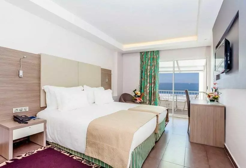 اتاق استاندارد با چشم‌انداز دریا, Amadil Ocean Club