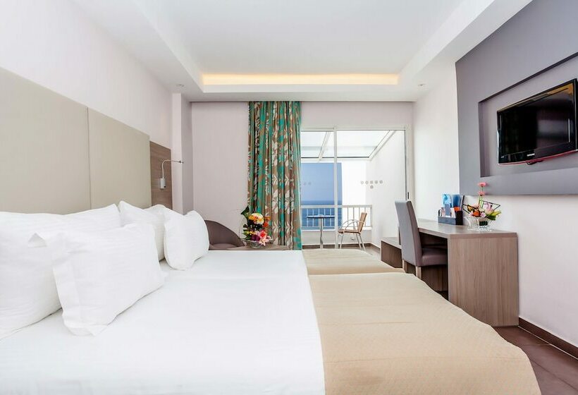 اتاق استاندارد با چشم‌انداز دریا, Amadil Ocean Club