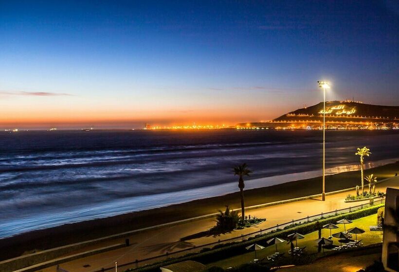 اتاق استاندارد با چشم‌انداز دریا, Amadil Ocean Club