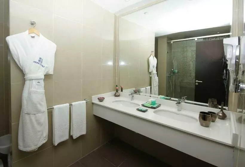 اتاق استاندارد سه تخته با چشم‌انداز باغ, Amadil Ocean Club