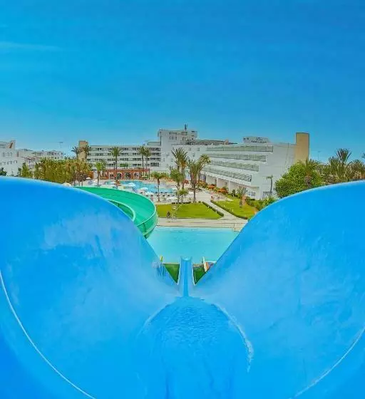 اتاق استاندارد سه تخته با چشم‌انداز باغ, Amadil Ocean Club
