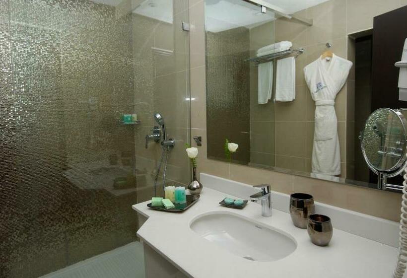 اتاق استاندارد سه تخته با چشم‌انداز باغ, Amadil Ocean Club