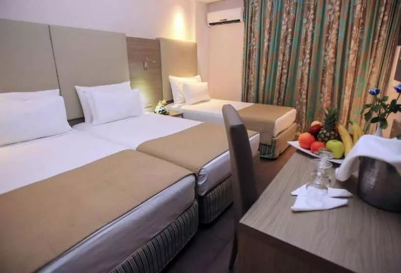 اتاق استاندارد سه تخته با چشم‌انداز باغ, Amadil Ocean Club