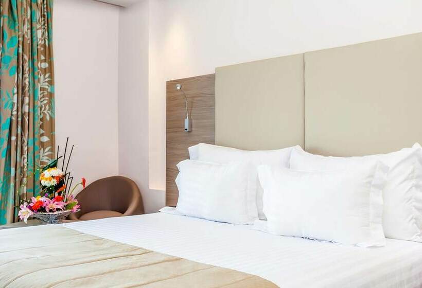 اتاق استاندارد سه تخته با چشم‌انداز باغ, Amadil Ocean Club