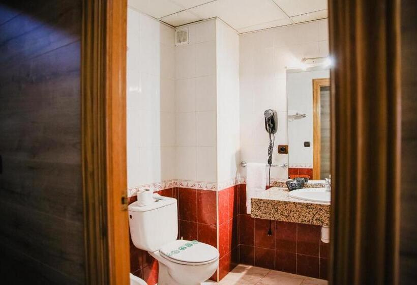 اتاق استاندارد, Cal Ruiz