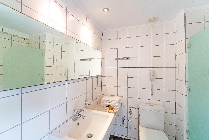 Номер Стандарт Вид на Сад, Cathrin