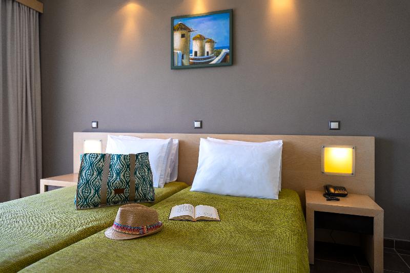 Номер Стандарт Вид на Сад, Cathrin