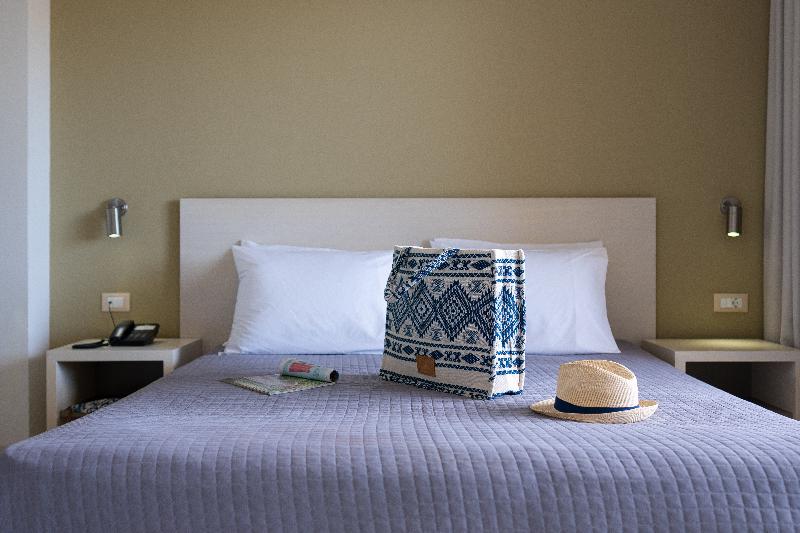 Номер Стандарт Вид на Сад, Cathrin