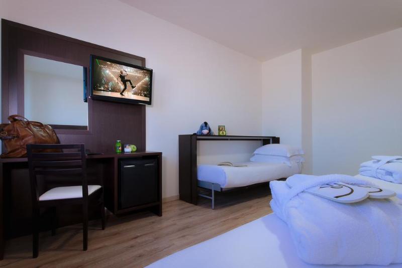 اتاق استاندارد سه نفره, Cdh Hotel Modena