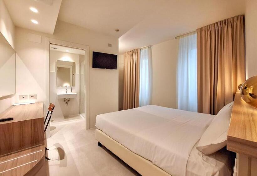 اتاق استاندارد, Lauri