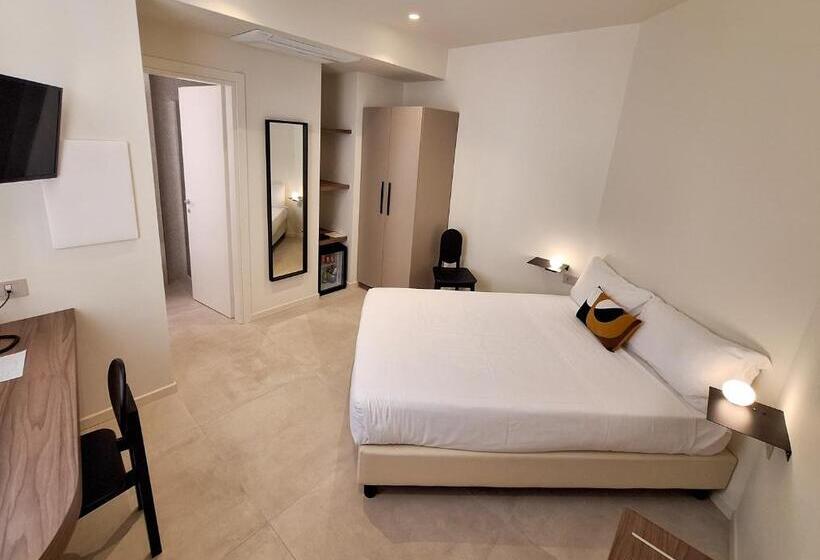 اتاق استاندارد, Lauri