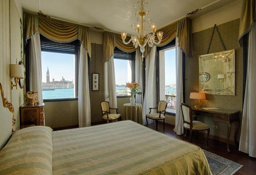 Superior room with lake view, Locanda Vivaldi