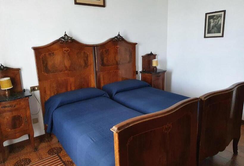 غرفة كومفورت ثلاثية, Madonna Di Luciago